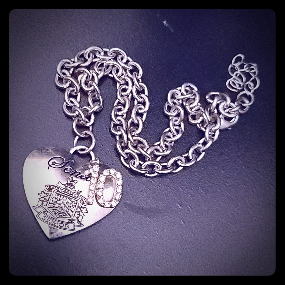 '10 Silver/Rhinestone Senior Grad. Heart Necklace